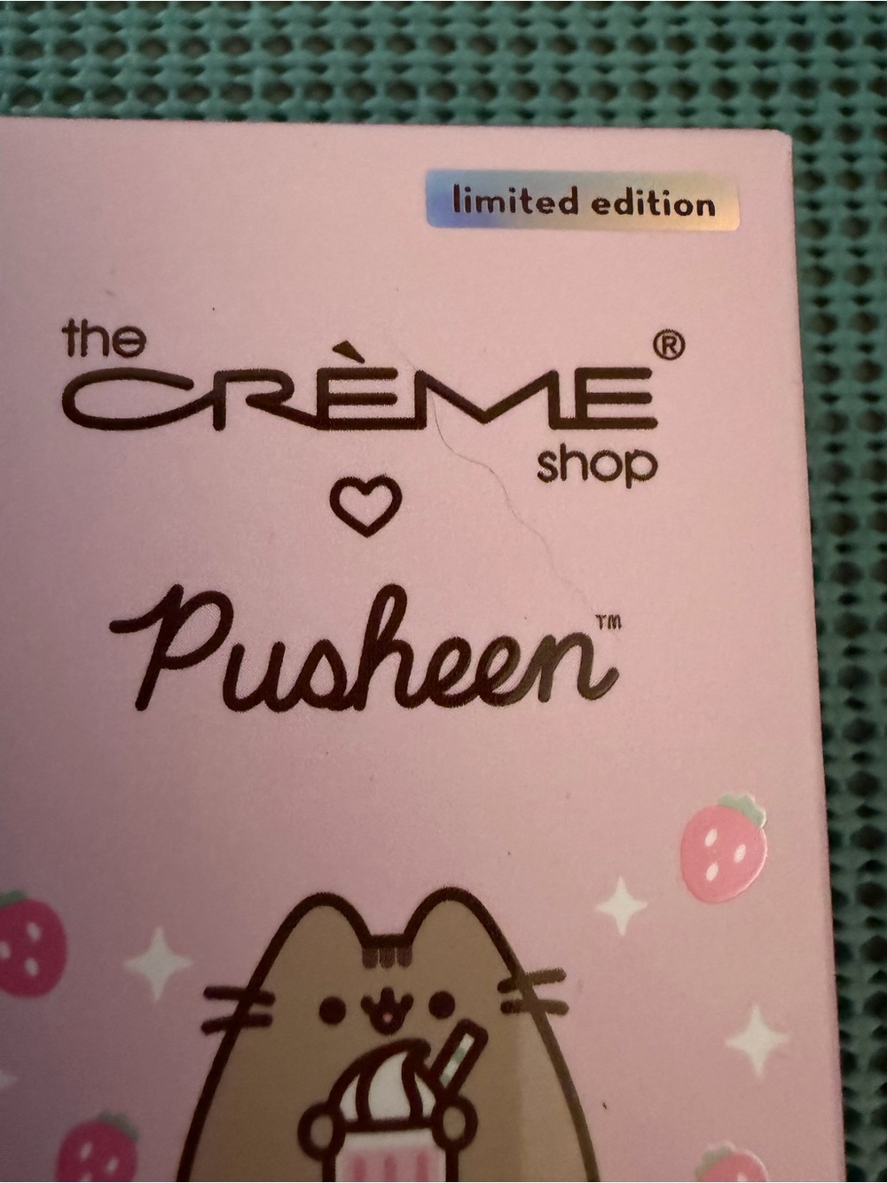 Pusheen Strawberry Milkshake Moisturizing Hand Crème - Limited Edition - Picture 2 of 4